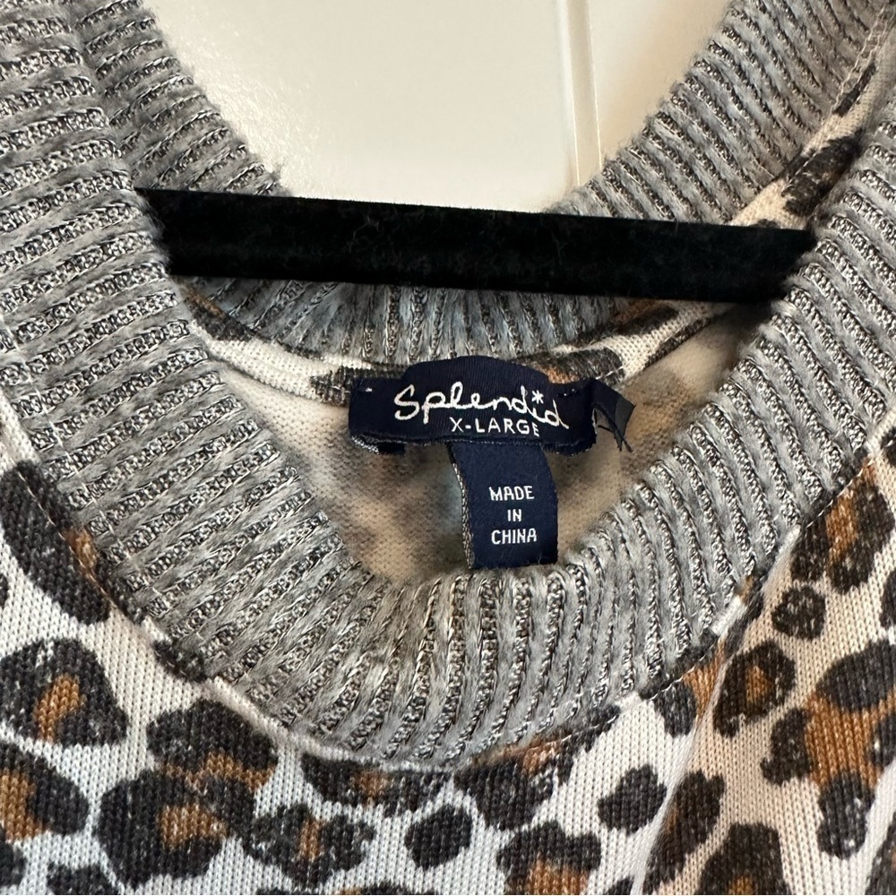 COZY soft and supple animal print sweatshirt, beautiful condition size XL - Picture 2 of 10